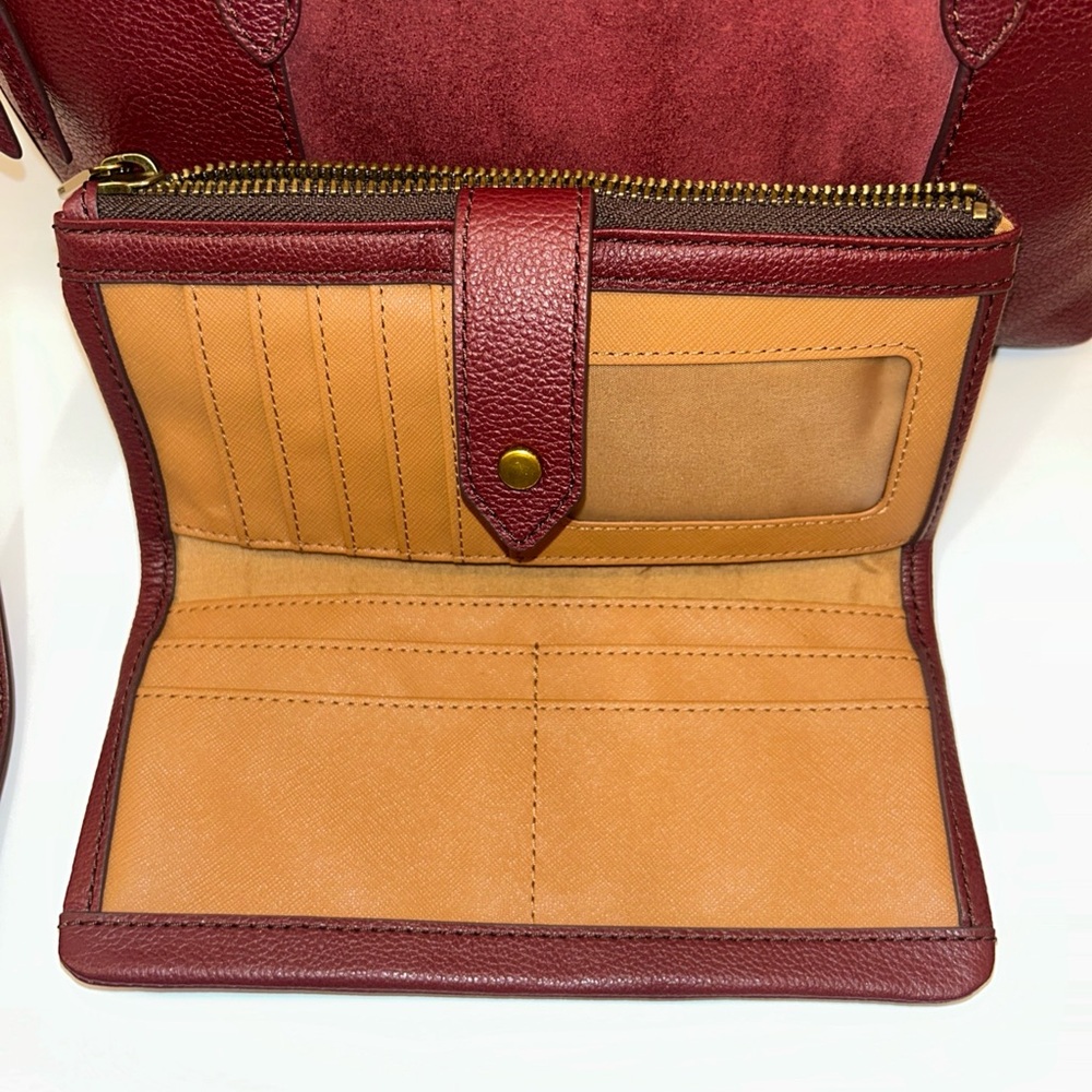Elegant Burgundy Leather Handbag and Wallet Set - Picture 7 of 16